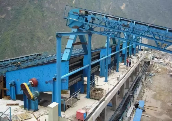 振動篩出現(xiàn)篩板開裂、橫梁斷裂等情況的原因和解決方案！195